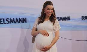 Mega-schwanger: Annett Möller zeigt ihren Babybauch