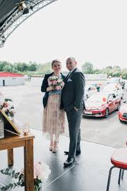 Live stream plus station schedule and song playlist. Bayerns Erste Hochzeit Im Autokino Mit Hilfe Von Radio Gong 96 3 Radioszene