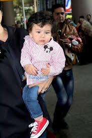 Kareena Kapoor Khan And Her Son Taimur Ali Khan Snapped Returning From London Kareena Kapoor Khan Taimur Ali Khan Kareena Kapoor
