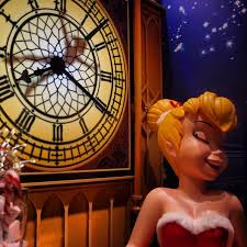 Dlp Town Square On Instagram Christmas Shop Window Disneyland Hotel Disneylandparis Dlp Disney Christmas Disneyland Hotel Disneyland Paris Disneyland