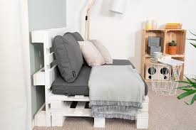 Ein dauerschläfer mit lattenrost und federkern. Palettensofa Selber Bauen Tipps Und Ratgeber Obi