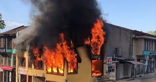 Jul 14, 2021 · bursa'nın orhangazi ilçesinde bir kuaförde çıkan yangın itfaiye ekiplerinin müdahalesiyle söndürülürken, işletme sahibi kadın ise yanan iş yerini endişeli gözlerle seyretti. Bursa Nin Tarihi Carsisinda Korkutan Yangin Son Dakika Haberler