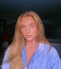 Abby Wilkinson's Instagram, Twitter & Facebook