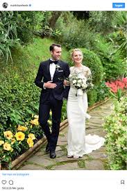 Ginny is a year behind the legendary harry potter and her brother ron (harry's best friend) in school, and is close to them and to their good friend hermione granger, though she has her own friends as well. Matthew Lewis Neville En Harry Potter Se Ha Casado