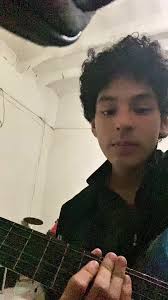 Composición de Indie Rock con Guitarra Descalibrada