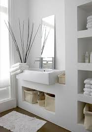 Moderne Bader Moderner Spiegel Waschbecken Schone Regale Moderne Badezimmermobel Modernes Badezimmer Badezimmer