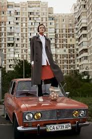 что не горит в огне и не тонет в воде Russkaya Baba V Ogne Ne Gorit V Vode Ne Tonet Loshadej Ne Boitsya Ne Podskazhete Eshyo In 2020 Fashion Photography Editorial Editorial Fashion High Fashion Photography