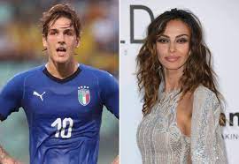 Maybe you would like to learn more about one of these? Pro Tv MÄƒdÄƒlina Ghenea Se IubeÈ™te Cu Nicolo Zaniolo Starul Lui As Roma
