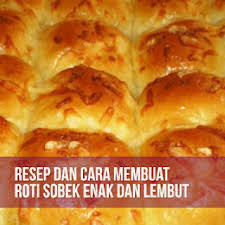 Tak perlu khawatir jika tidak memiliki oven di rumah, kamu tetap bisa membuatnya dengan cara mengukusnya, loh. Resep Roti Sobek Lembut