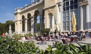 Cafe Gloriette Http Www Schoenbrunn At Wissenswertes Der Schlosspark Rundgang Durch Den Park Gloriette Schonbrunn Schlosspark Schonbrunn Schloss Schonbrunn