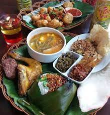 Aneka hidangan menarik, praktis dan begitu lezat disajikan. Menu Buka Puasa Khas Sunda