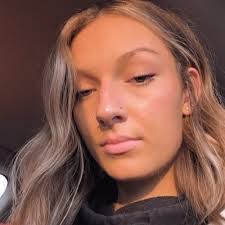 Georgia Ewing's Instagram, Twitter & Facebook