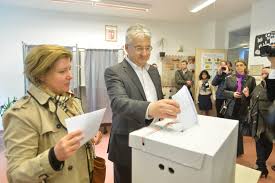 Megrökönyödést jelentett számunkra semjén zsolt nemzetpolitikáért felelős kormányfőhelyettes múlt heti videóüzenetének az a passzusa is, amelyben az rmdsz jelöltjeinek egyoldalú támogatására. Semjen A Most Megvalasztott Parlament Az Egyetemes Magyarsag Orszaggyulese Lesz Hirado