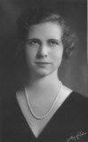Mrs. Virginia (Thomson) Wakeman, age 33, of 23 Grennan Road, West Hartford,  was born October 29, 1910 in Hartford, daughter of Alice (Harvey) and  Carlyle Clifford Thomson. Mrs. Wakeman and her son,
