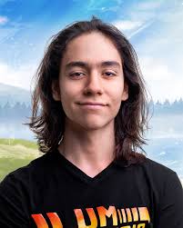 Hoy mi hijo @adrian_posada_robledo llega a los 21 años. Hijo, mi deseo para  ti este día de tu cumpleaños 21, es que tengas una vida plena y próspera,  con salud perfecta, riqueza