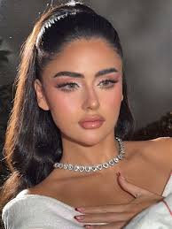 Caroline Lilly (carolineandcosalon)