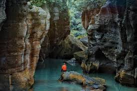 Tempat wisata di bandung ini di buka mulai dari jam 7 pagi hingga jam 5 sore dengan tiket masuk seharga 18.000 per orang. 20 Tempat Wisata Di Bandung Terbaru Yang Instagramable