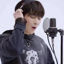 Nico Hoon Singing