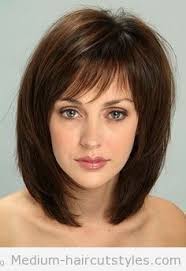 Bob frisuren pony mittellang sind heutzutage sehr beliebt bei den damen, vor allem, wenn sie ihr aussehen mit der besten frisur da draußen ändern wollen. Image Result For Hairstyles For Coarse Thick Hair Over 50 Haarschnitt Haarschnitt Kurz Kurzhaarschnitte