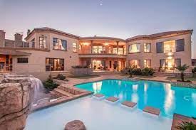 Big Sparkling Pool And With Spectacular Views Of The Estate Http Www Rawson Co Za Property 5 Bedroom House For Sale In Me Pool Houses House 5 Bedroom House
