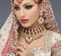 Image Result For Most Expensive Wedding Dress Maquillaje Nupcial Indio Vestido Nina Boda Maquillaje De Boda India
