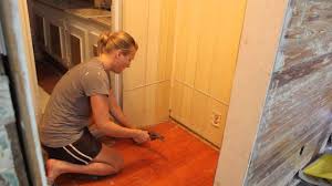 Removing Tack Strips Easily With A Pry Bar And A Hammer In 2020 Pry Bars Renovations Tack