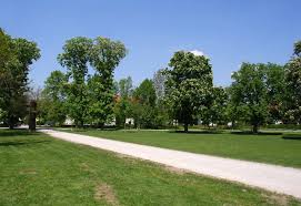 The hirschgarten, formally the königlicher hirschgarten, is a restaurant in munich. Hirschgarten Munich