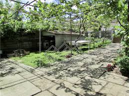 Camerele sunt situate în diverse clădiri de pe domeniul palatului. Casa Cu Teren Mare In Avrig Langa Palatul Brukenthal New Concept Living 5348