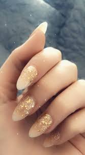 Say hello to nails that always come in clutch! Pin By Renee Lindsay On Nails Golden Nails Gold Nails Ombre Nails Glitter