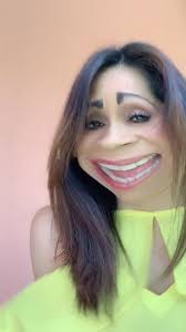 Risas y Diversión con Amaranta Ruiz: Si Hay Alguien Ahí Da Dos Golpes