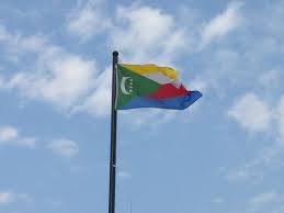 Comores Las Estrellas Y Las Franjas Representan Las Cuatro Islas Comoras El Verde Y La Luna Representan Al Islam Outdoor Decor Decor Home Decor
