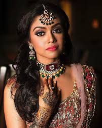 From the ring ceremony to the wedding to reception, the bun hairstyle is perfect to be worn. 40 Indian Bridal Hairstyles Perfect For Your Wedding