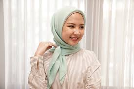 Check spelling or type a new query. 7 Tutorial Hijab Segi Empat Terbaru Yang Simple Dan Trendi 2021 Bukareview