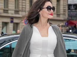 Robe blanche ample d'ikks pure edition © sdp ikks pure edition. Zktwadiqzzfmjm