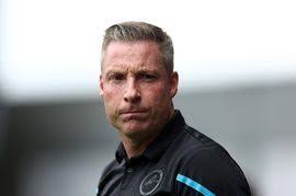 Wayne Wardle's Instagram, Twitter & Facebook