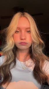 Ellie Dyer's Instagram, Twitter & Facebook