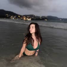 Emily Willis ALS Porn Pics & Nude Pictures - BustyPics.com