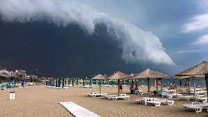 Maybe you would like to learn more about one of these? Newspascani Com PaÈcani Targu Frumos IaÈi Video Imagini Spectaculoase Norul Shelf A Acoperit Cerul In StaÅ£iunea Mamaia LÄsandu I Pe VanÄtorii De Furtuni FÄrÄ Cuvinte Pascani Iasi Targu Frumos