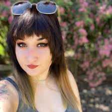 Melody Sutherland's Instagram, Twitter & Facebook