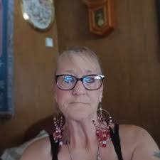 Carmon Hendriksen's Instagram, Twitter & Facebook