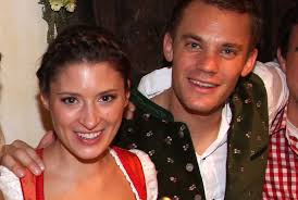 Seit 2014 war sie an manuels seite gewesen, 2017. Pop Goes The World Manu Fan Manuel Neuer Und Freundin Kathrin