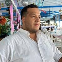 40+ perfiles de «Simon Uribe»