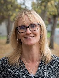 Jennifer Jankovich's Instagram, Twitter & Facebook