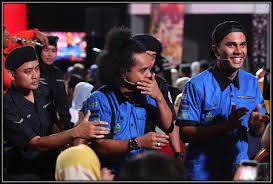 Program realiti lawak spontan, 'super spontan superstar 2017' akan bersiaran selama 8 minggu dipancarkan secara langsung dari dewan percubaan upm, serdang mulai 8. Super Spontan Hye Bro