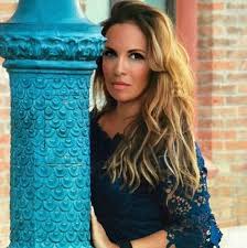 Official account ◾️singer ◾️new album @karmalalbum • june 11th 2021 ◾️management@helenesegara.fr @incroyabletalent_off judge • @ww_france ambassador. Helene Segara Repond A Ceux Qui L Accusent D Avoir Fait De La Chirurgie Esthetique People 7sur7 Be