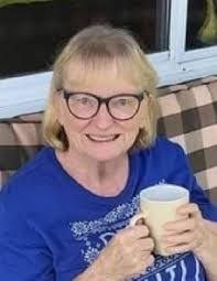 Darlene Lavigne's Instagram, Twitter & Facebook