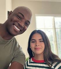 DC4L DeMarcus Ware sending his daughter off for the first day of junior  year 💙