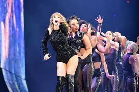 Taylor Swift Performs At Taylor Swift Reputation Stadium Tour In Taylor Swift Concert Taylor Swift Pictures Taylor Swift Web