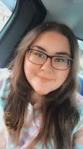 Ella Nicholson's Instagram, Twitter & Facebook