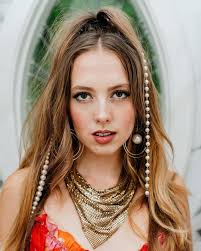 Something is coming… ✨ • ✨ • #singersongwriter #sneakpeak #sneakpeek #tease  #fashion #highfashion #nashvillemodel #nashvillemusic #nashvillemusicscene  #losangeles #losangelesmodels #la #lamodel #utahtalent #utahmodel  #newmusiccomingsoon #angelawright ...